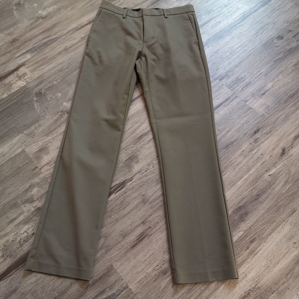 Goodthreads Men's Straight-Fit Comfort Stretch Performance Chino Pant Gray